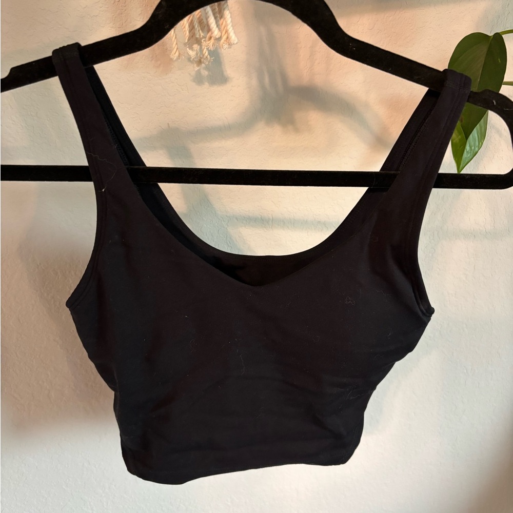 Black cropped work out tank
